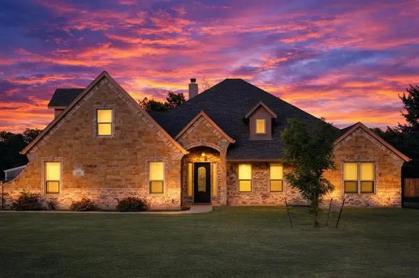 100 Knob Court, Springtown, TX 76082