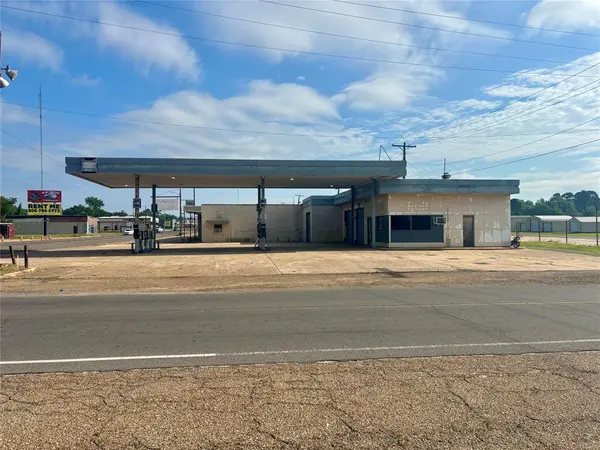 413 S Main Street, Springhill, LA 71075