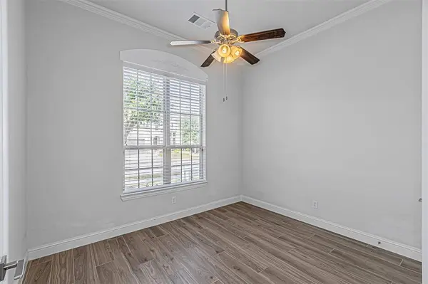 7232 Notre Dame Drive, Irving, TX 75063