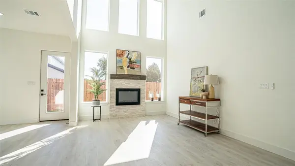 5634 Barkridge Drive, Granbury, TX 76048