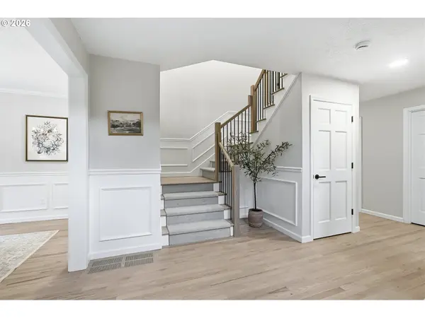 16181 PARELIUS CIR, Lake Oswego, OR 97034