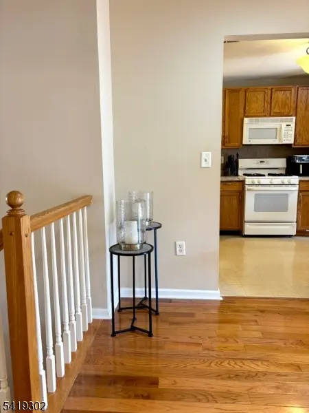 39 Rozalyn Ln, Old Bridge Twp., NJ 08879