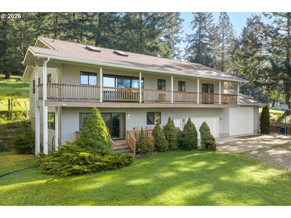 924 LOU GRAY DR, Myrtle Creek, OR 97457