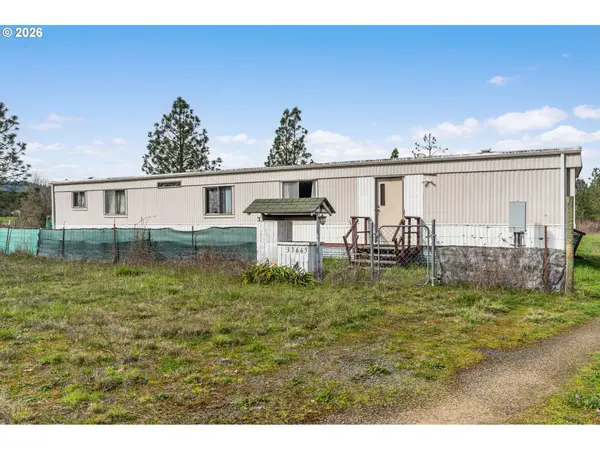 33665 HAMPTON RD, Eugene, OR 97405