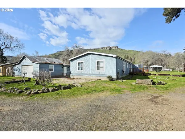 1043 IRVINE ST, The Dalles, OR 97058