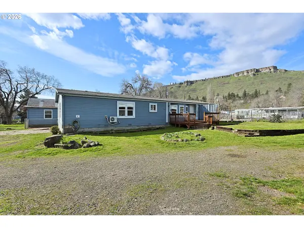 1043 IRVINE ST, The Dalles, OR 97058