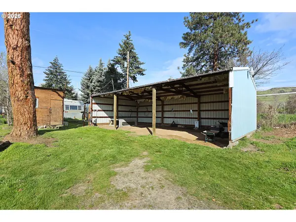 1043 IRVINE ST, The Dalles, OR 97058