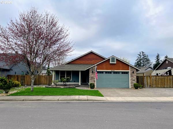 606 E JOHNSON ST, Carlton, OR 97111