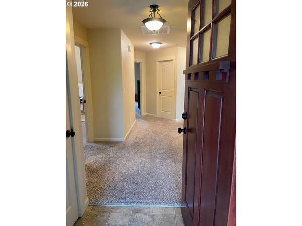 606 E JOHNSON ST, Carlton, OR 97111