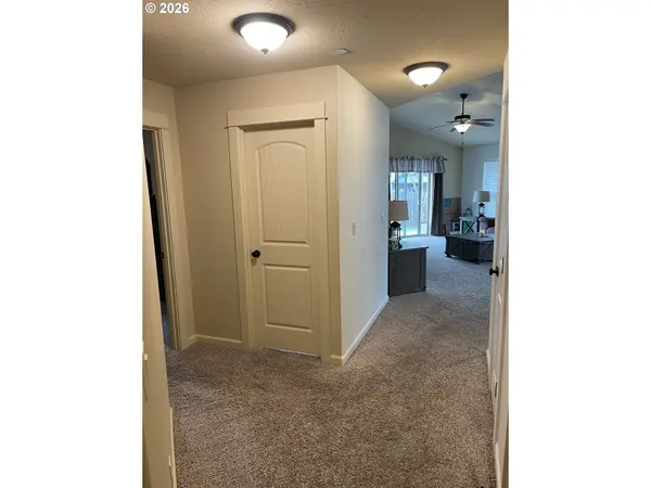 606 E JOHNSON ST, Carlton, OR 97111