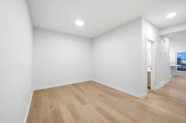 96 Homestead GDNS NE, Calgary, AB T3J5T7