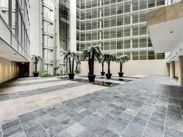 650 Queens Quay W #1819, Toronto C01, ON M5V 3N2