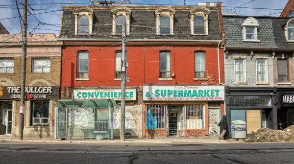 350-352 Queen ST E, Toronto C08, ON M5A 1T1