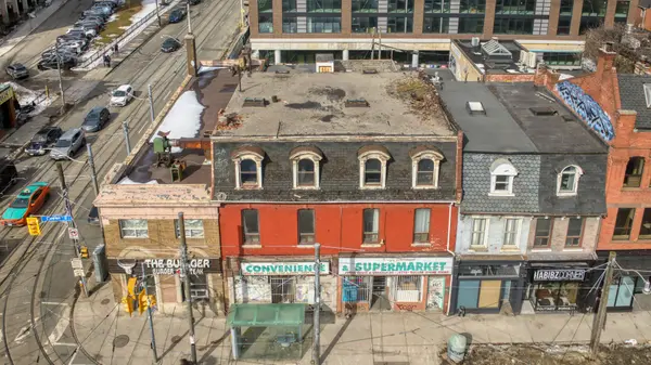 350-352 Queen ST E, Toronto C08, ON M5A 1T1