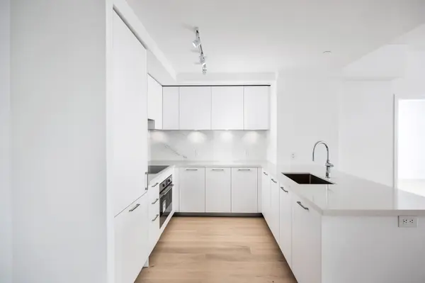 33 Frederick Todd WAY #805, Toronto C11, ON M4G 0C9