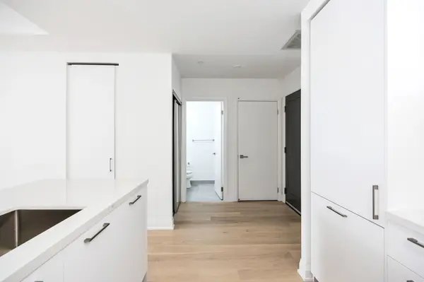 33 Frederick Todd WAY #805, Toronto C11, ON M4G 0C9