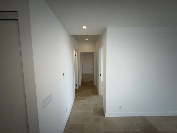 1050 Eastern AVE #819, Toronto E01, ON M4L 0B7