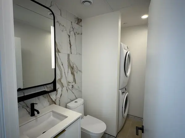 1050 Eastern AVE #819, Toronto E01, ON M4L 0B7