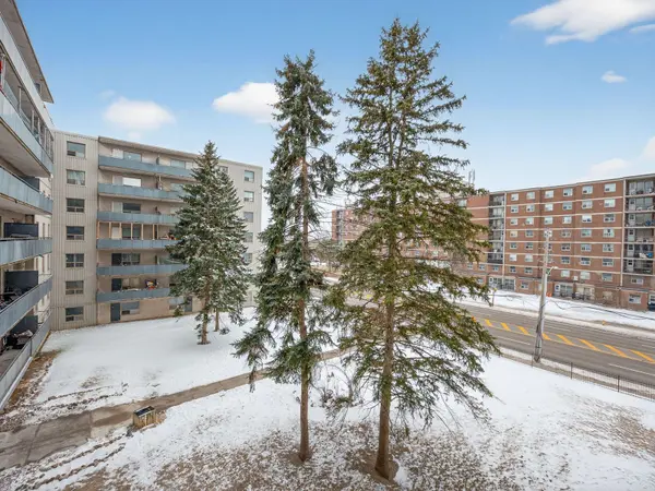 275 Wentworth ST W #404, Oshawa, ON L1J 1N1