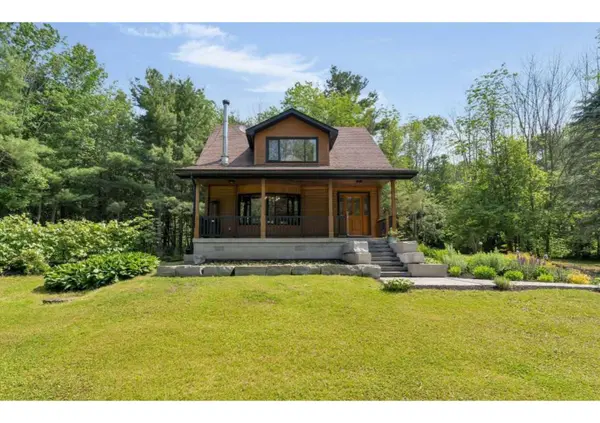 2668 McDonald RD, Springwater, ON L0L 1P0