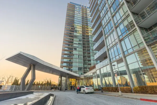 90 Park Lawn RD #2202, Toronto W06, ON M8Y 0B6