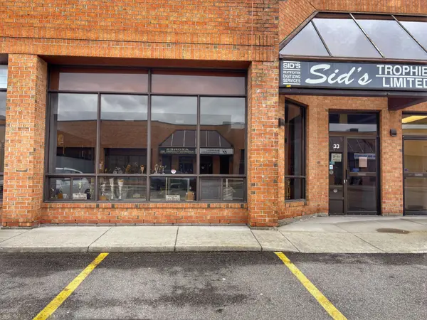 775 Pacific RD #33, Oakville, ON L6L 6M4