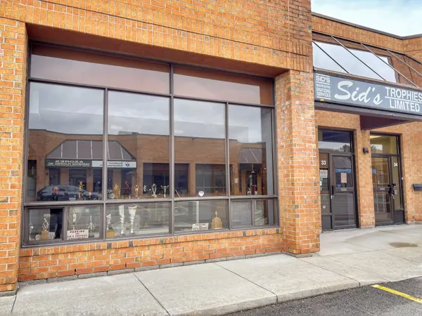 775 Pacific RD #33, Oakville, ON L6L 6M4