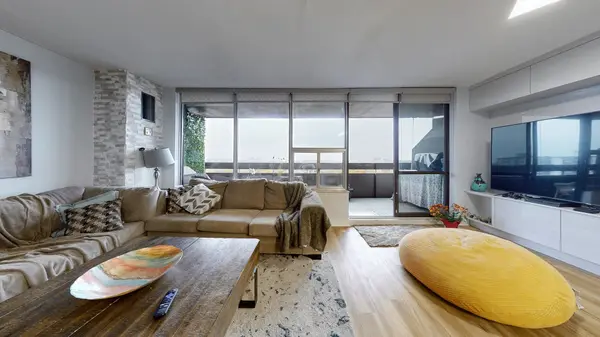 11 Wincott DR #1912, Toronto W09, ON M9R 2R9