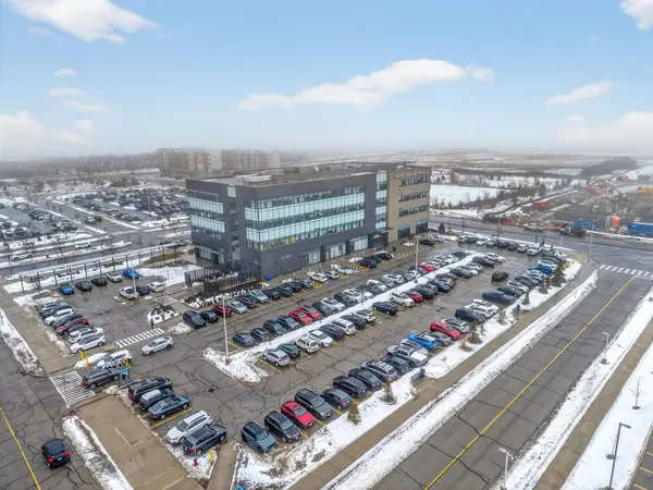 3075 Hospital Gate E #306, Oakville, ON L6M 1M1