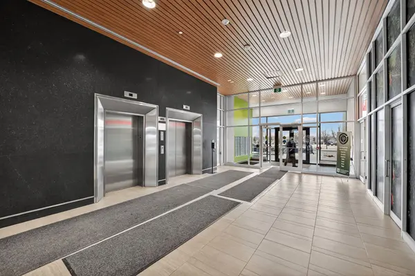 3075 Hospital Gate E #306, Oakville, ON L6M 1M1