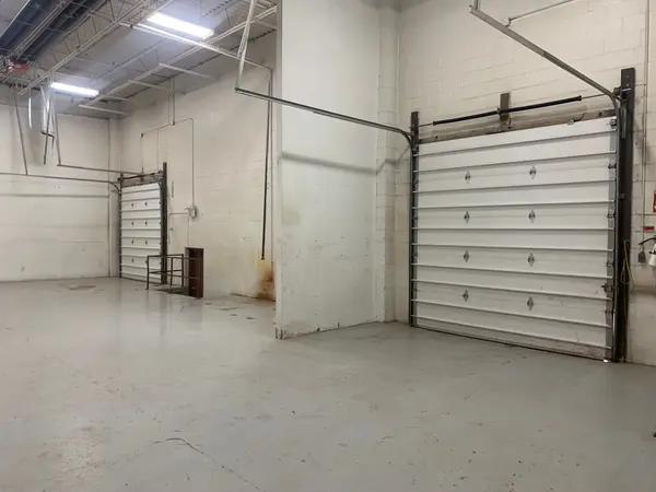 22 Melanie DR ##8-9, Brampton, ON L6T 4K8