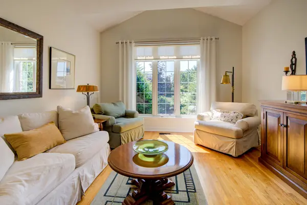 52 Glenora DR, Loyalist, ON K0H 1G0