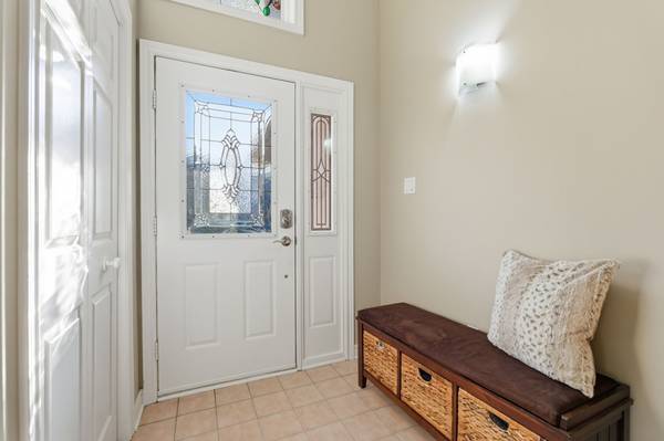 13 Colonial CRES, Grimsby, ON L3M 5H2