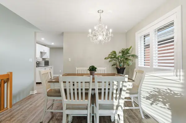 13 Colonial CRES, Grimsby, ON L3M 5H2