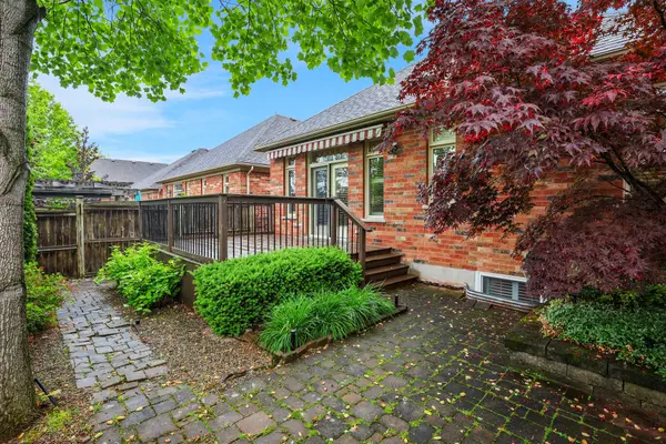 8 Muscat DR #4, Grimsby, ON L3M 5S7