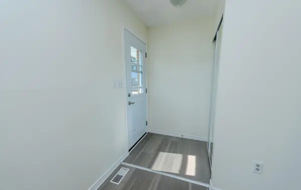 983 Oakview AVE, Kingston, ON K7M 6W9