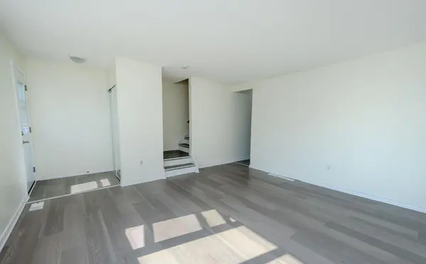 983 Oakview AVE, Kingston, ON K7M 6W9