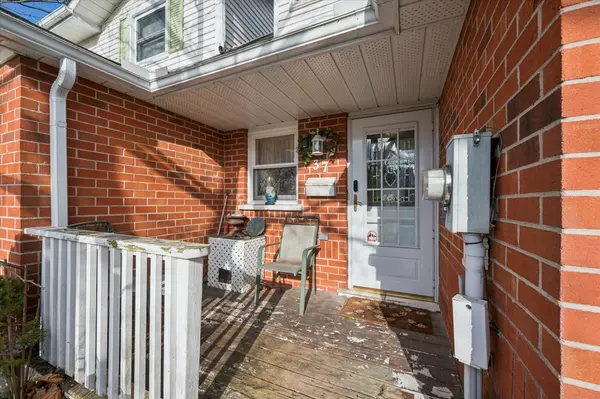 37 Edgemere DR, Cambridge, ON N1P 1A9