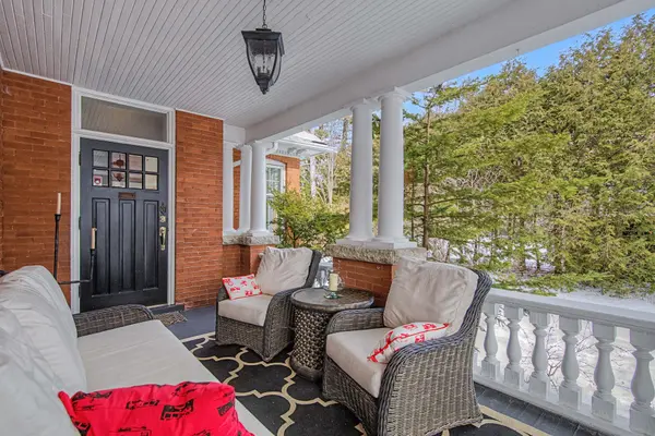 61 Cambridge ST, Guelph, ON N1H 2V1