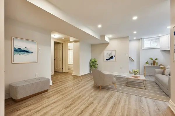 15 Athens ST #2, Hamilton, ON L9C 3K8