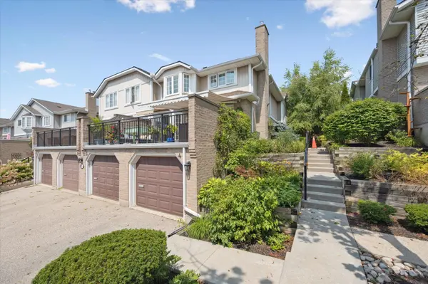 106 Woodlawn RD E #4, Guelph, ON N1E 1B7