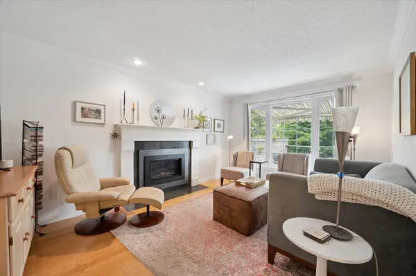 106 Woodlawn RD E #4, Guelph, ON N1E 1B7