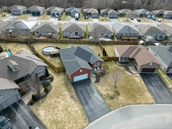 21 Forest Valley DR, Quinte West, ON K0K 2C0