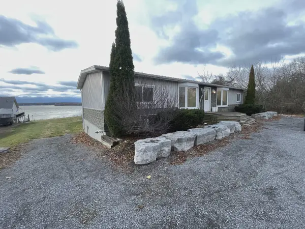 38 Main ST, Deseronto, ON K0K 1X0