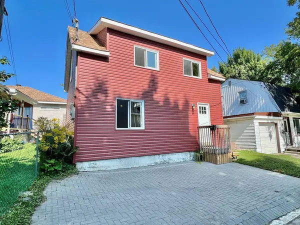 8 Edward LN, Brockville, ON K6V 5K5