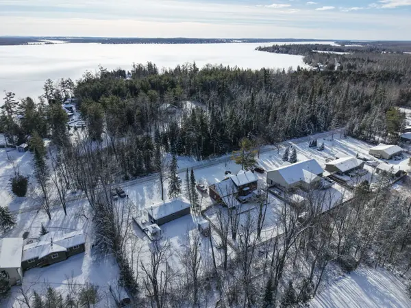 25 Bayview Estate RD, Kawartha Lakes, ON K0M 1N0