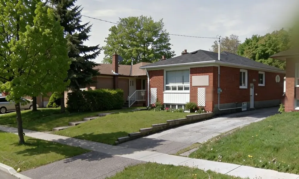 106 Wye Valley RD, Toronto E04, ON M1P 2A8