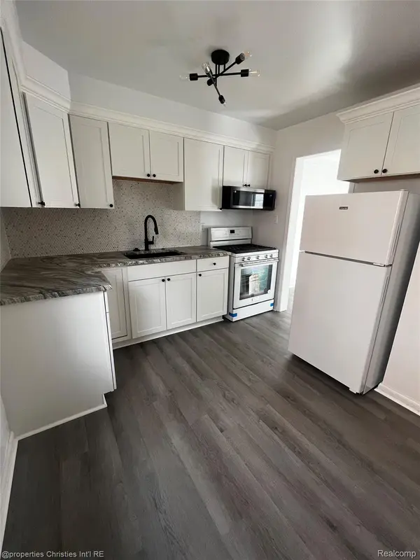 311 S Pleasant ST, Royal Oak, MI 48067