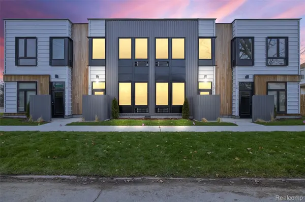 7631 E Lafayette #13, Detroit, MI 48214