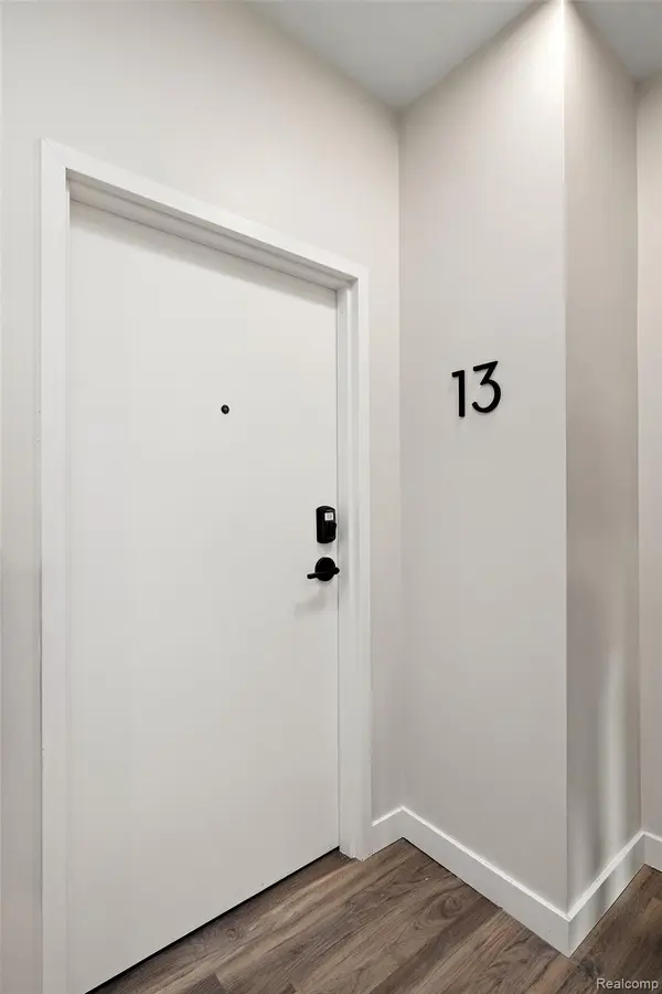 7631 E Lafayette #13, Detroit, MI 48214